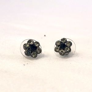 Flower earring studs